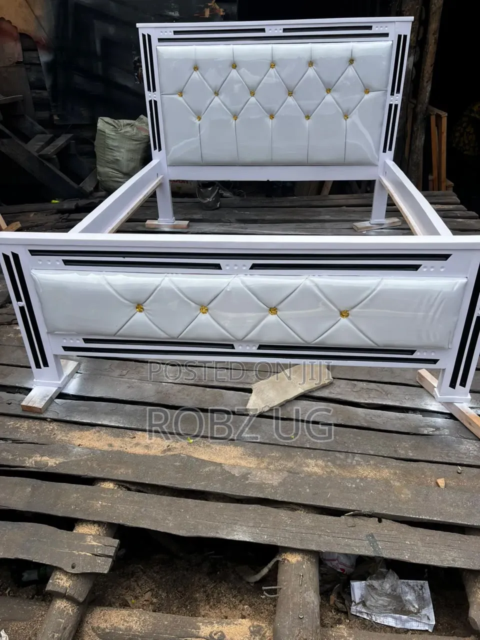 White Leather Bed 5*6