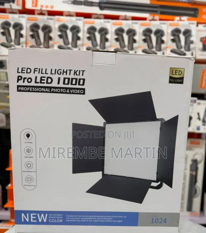 Led Fill Light Kit With Two Batteries and Stand P-Pro 1000.