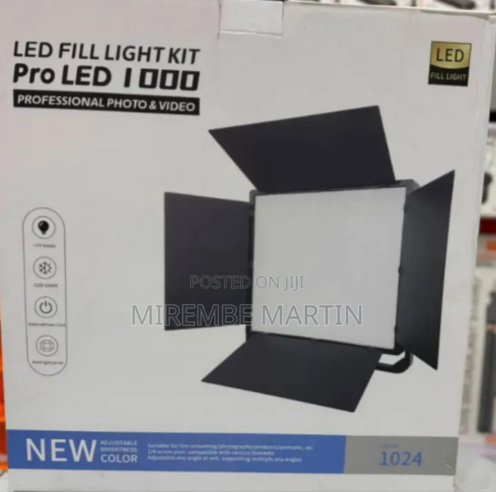 Led Fill Light Kit With Two Batteries and Stand P-Pro 1000.