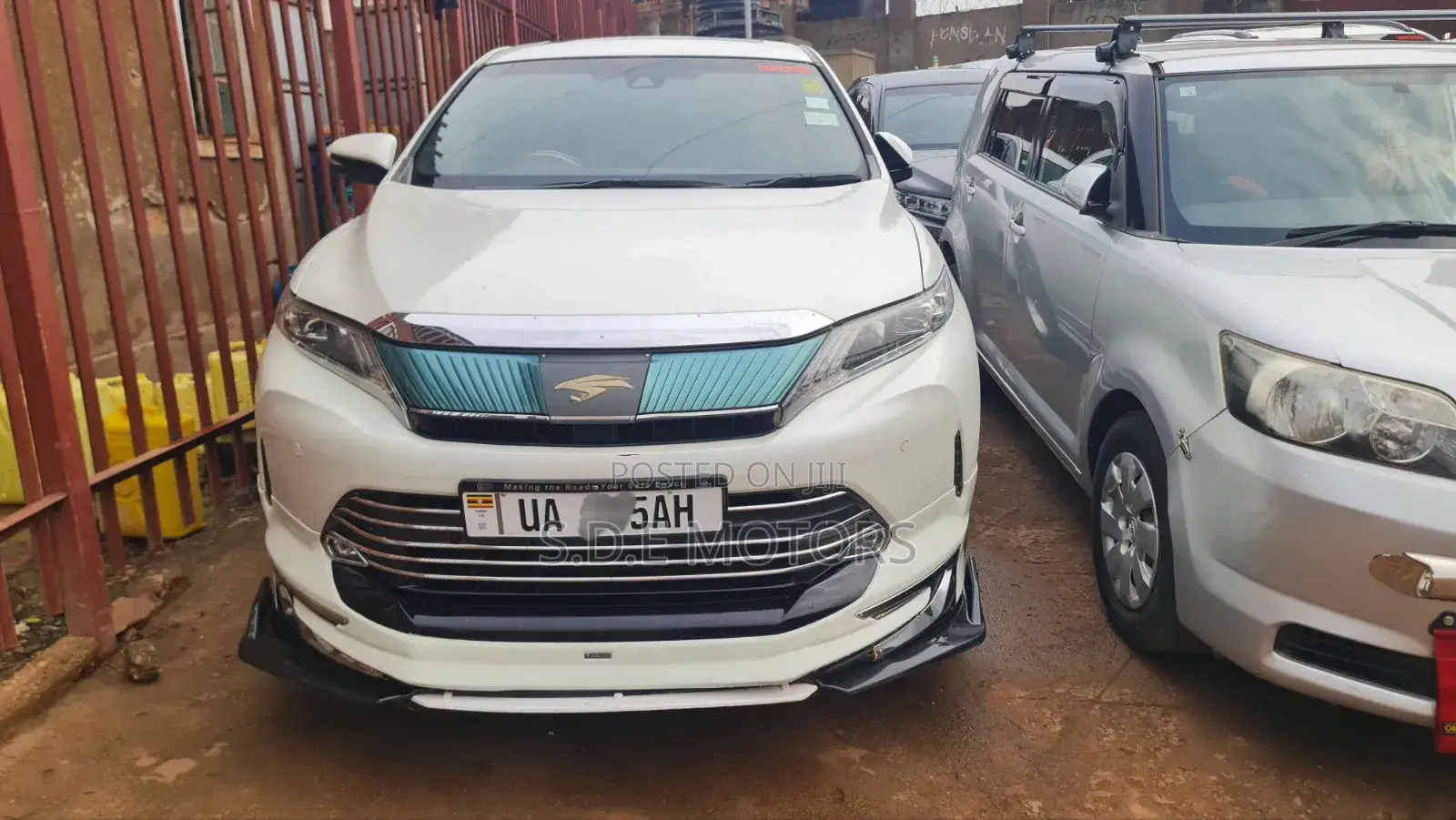 Toyota Harrier 2.0 2017 White