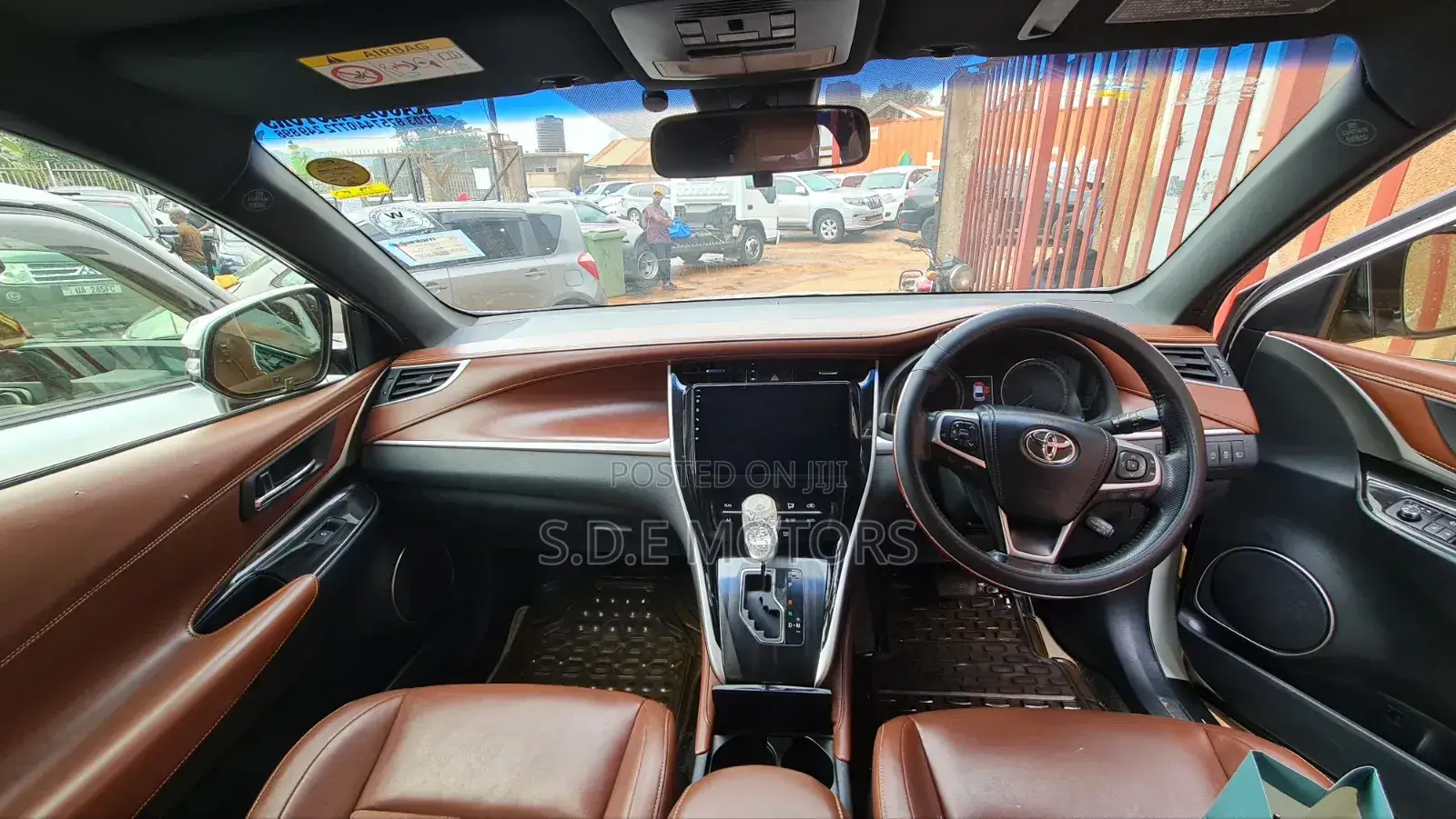 Toyota Harrier 2.0 2017 White