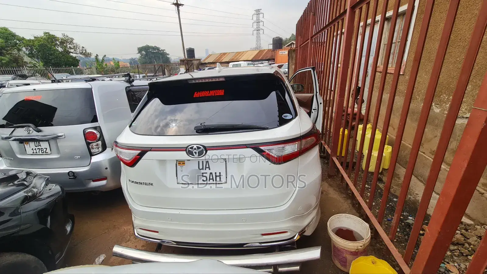 Toyota Harrier 2.0 2017 White