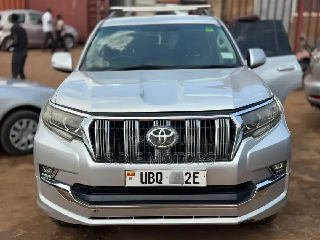 Toyota Land Cruiser Prado 2017 Gray