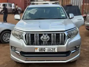 Toyota Land Cruiser Prado 2017 Gray