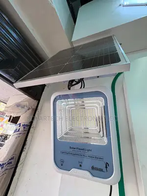Energy-Saving 200W Solar Flood Light With Automatic Sensor