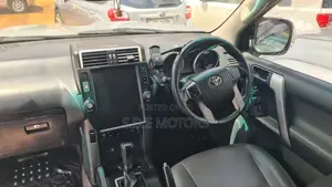 Toyota Land Cruiser Prado 2017 Gray