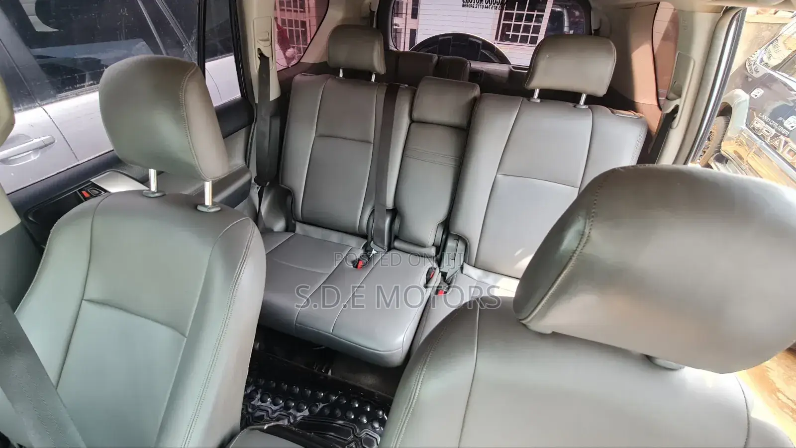 Toyota Land Cruiser Prado 2017 Gray