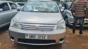 Toyota Raum 1.5 FWD 2008 Gold