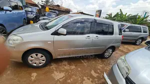 Toyota Raum 1.5 FWD 2008 Gold