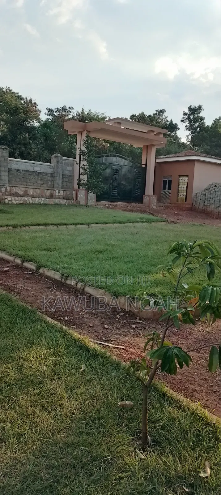 5bdrm Bungalow in Jinja for rent