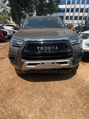 Toyota Hilux Rugged 4x4 2018 Gold