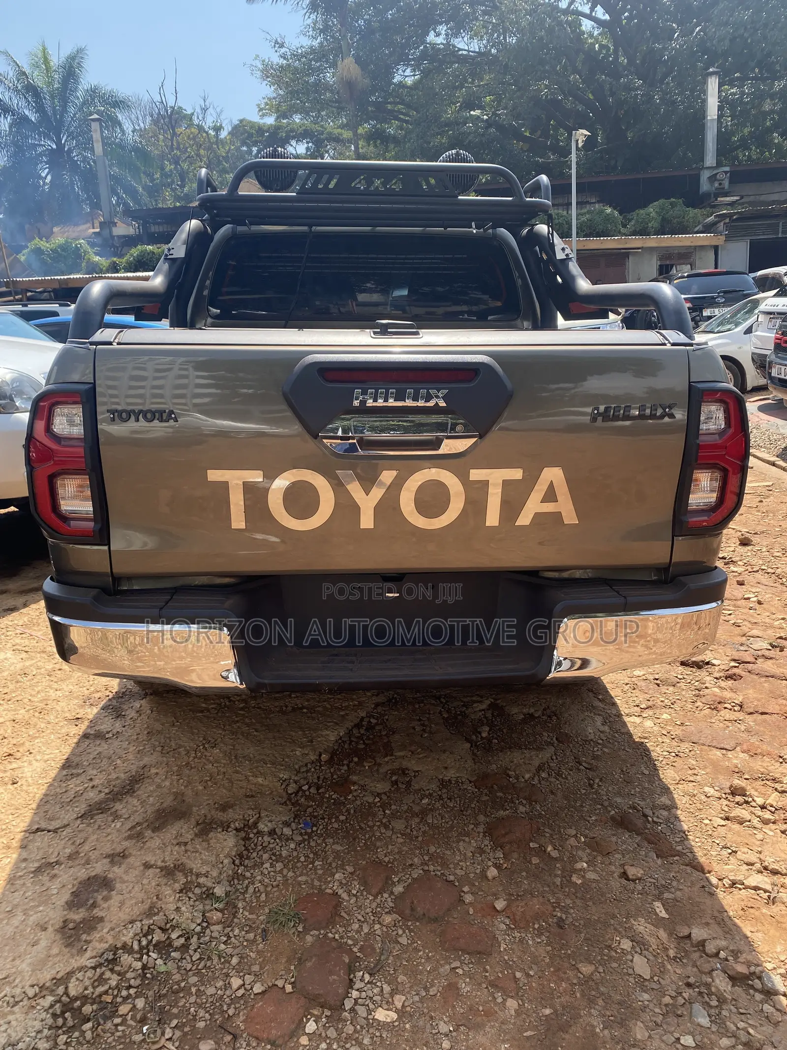 Toyota Hilux Rugged 4x4 2018 Gold