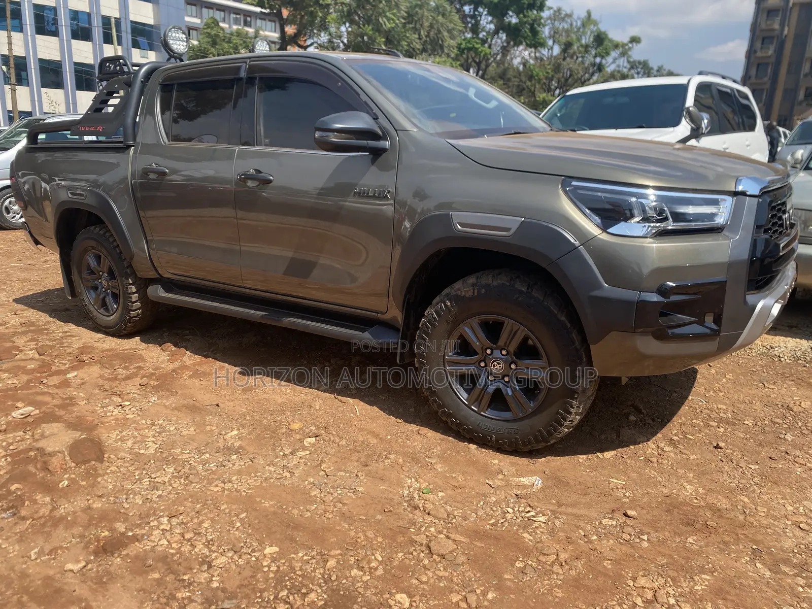 Toyota Hilux Rugged 4x4 2018 Gold