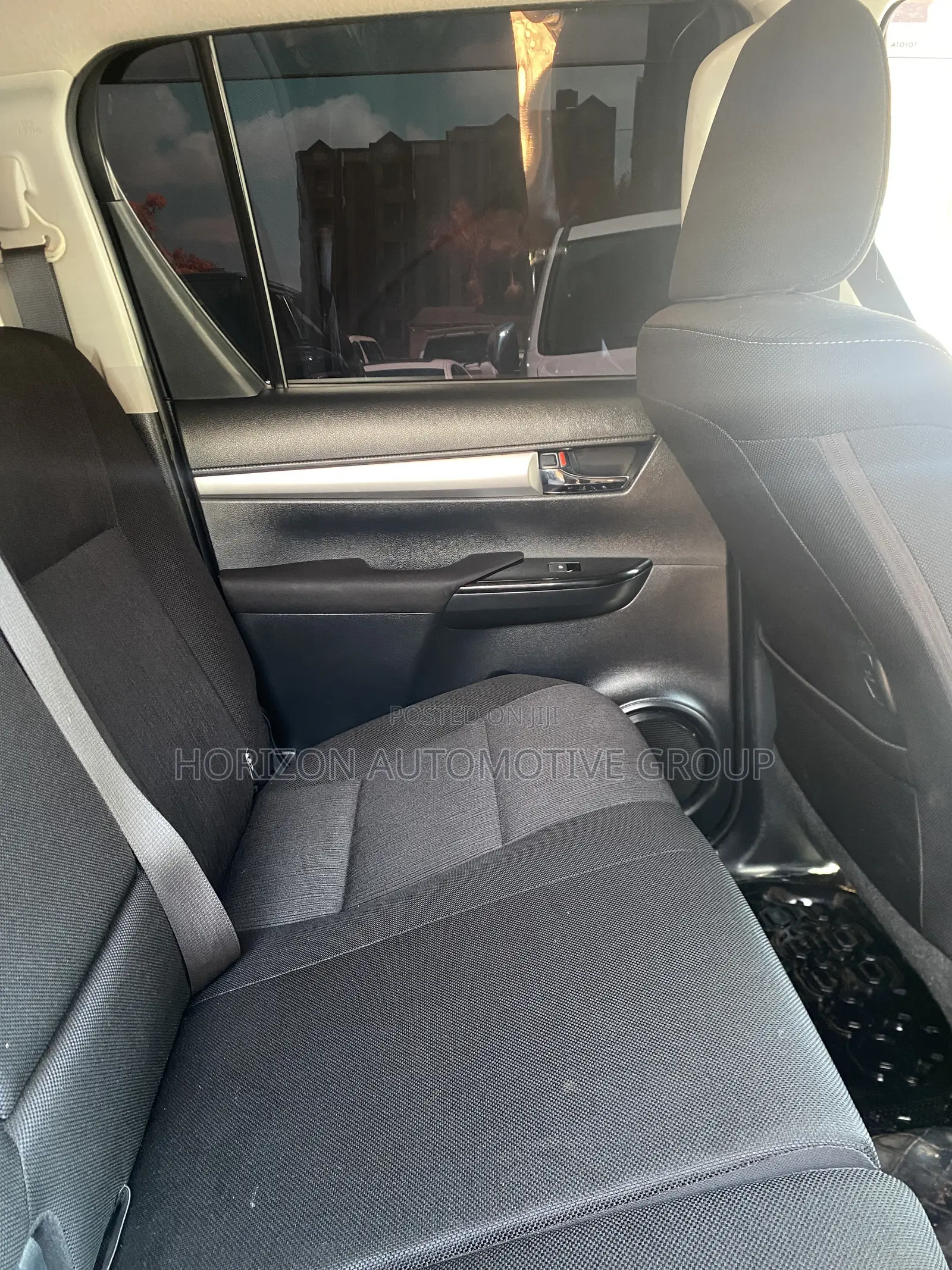 Toyota Hilux Rugged 4x4 2018 Gold
