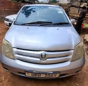 Toyota IST 2006 Silver