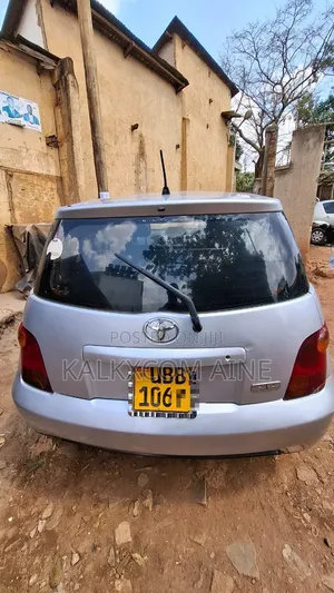 Toyota IST 2006 Silver
