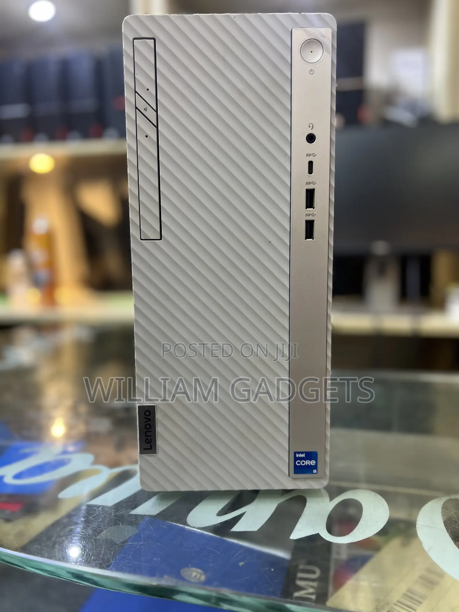 Desktop Computer Lenovo 8GB Intel Core i5 SSD 512GB