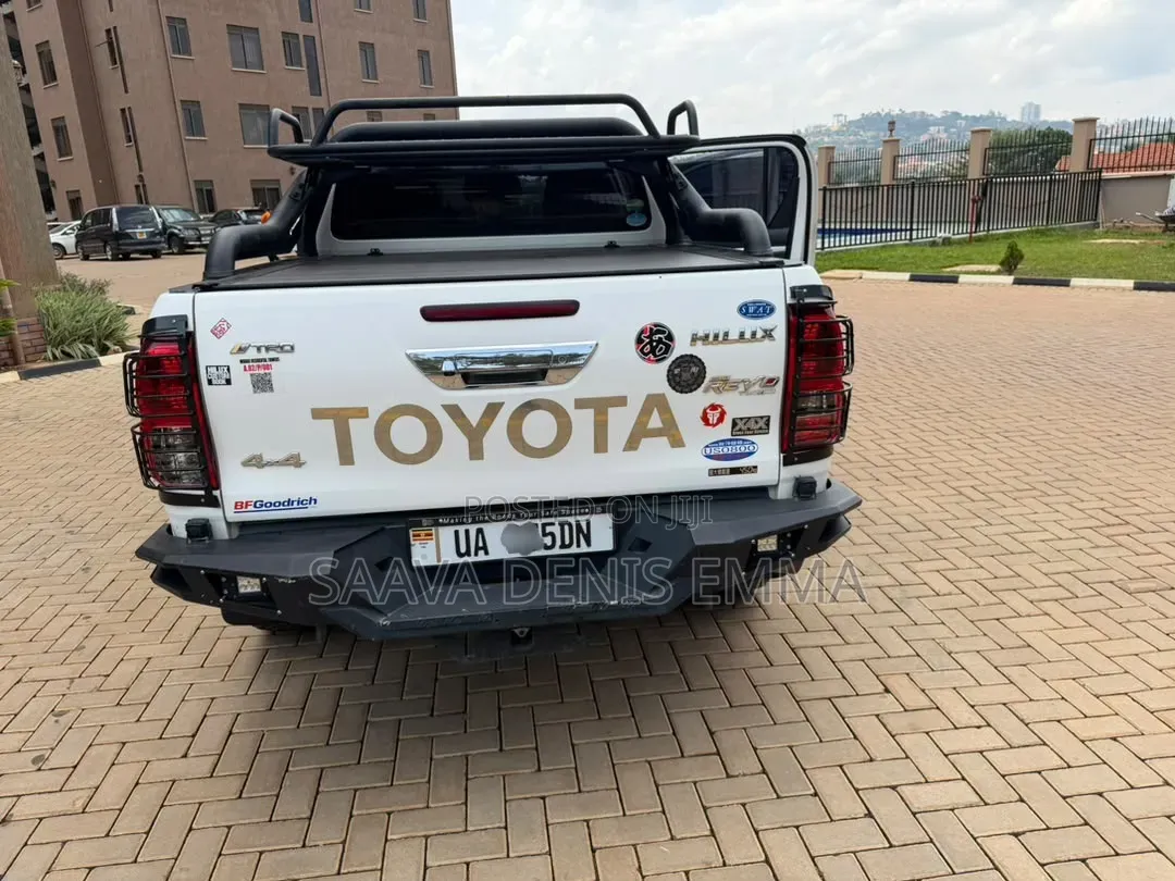 Toyota Hilux 2018 White