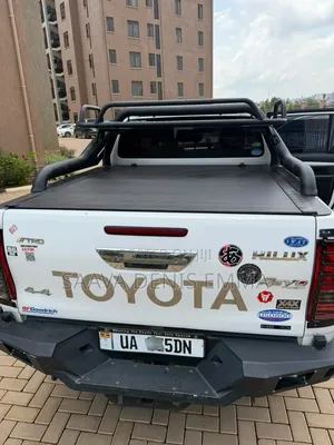 Toyota Hilux 2018 White