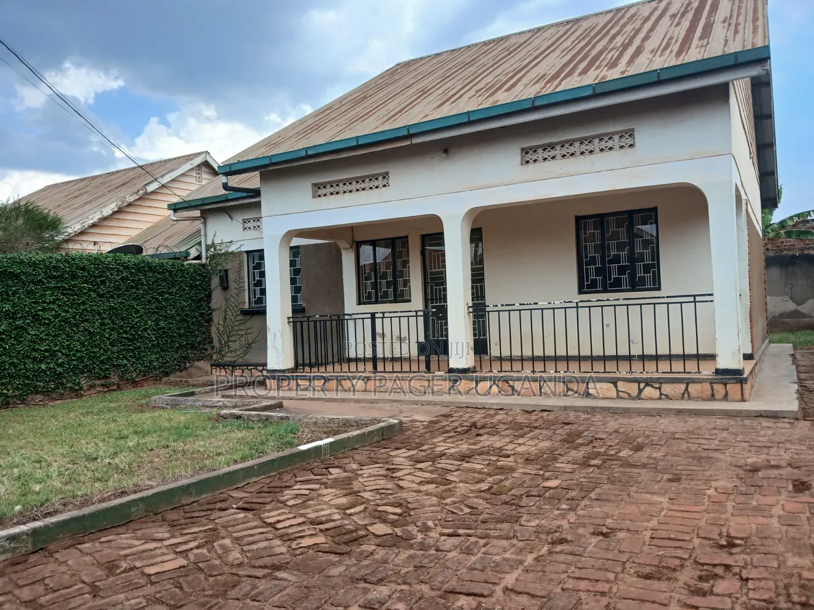 2bdrm House in Kireka, Kira for rent