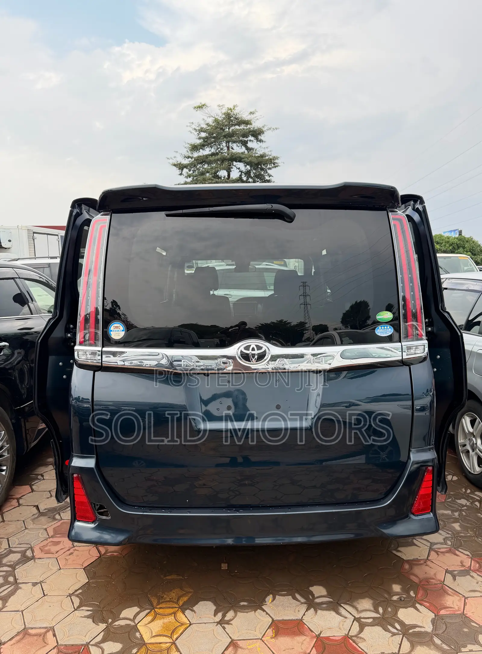 Toyota Noah 2.0 FWD (7 Seater) 2018 Blue