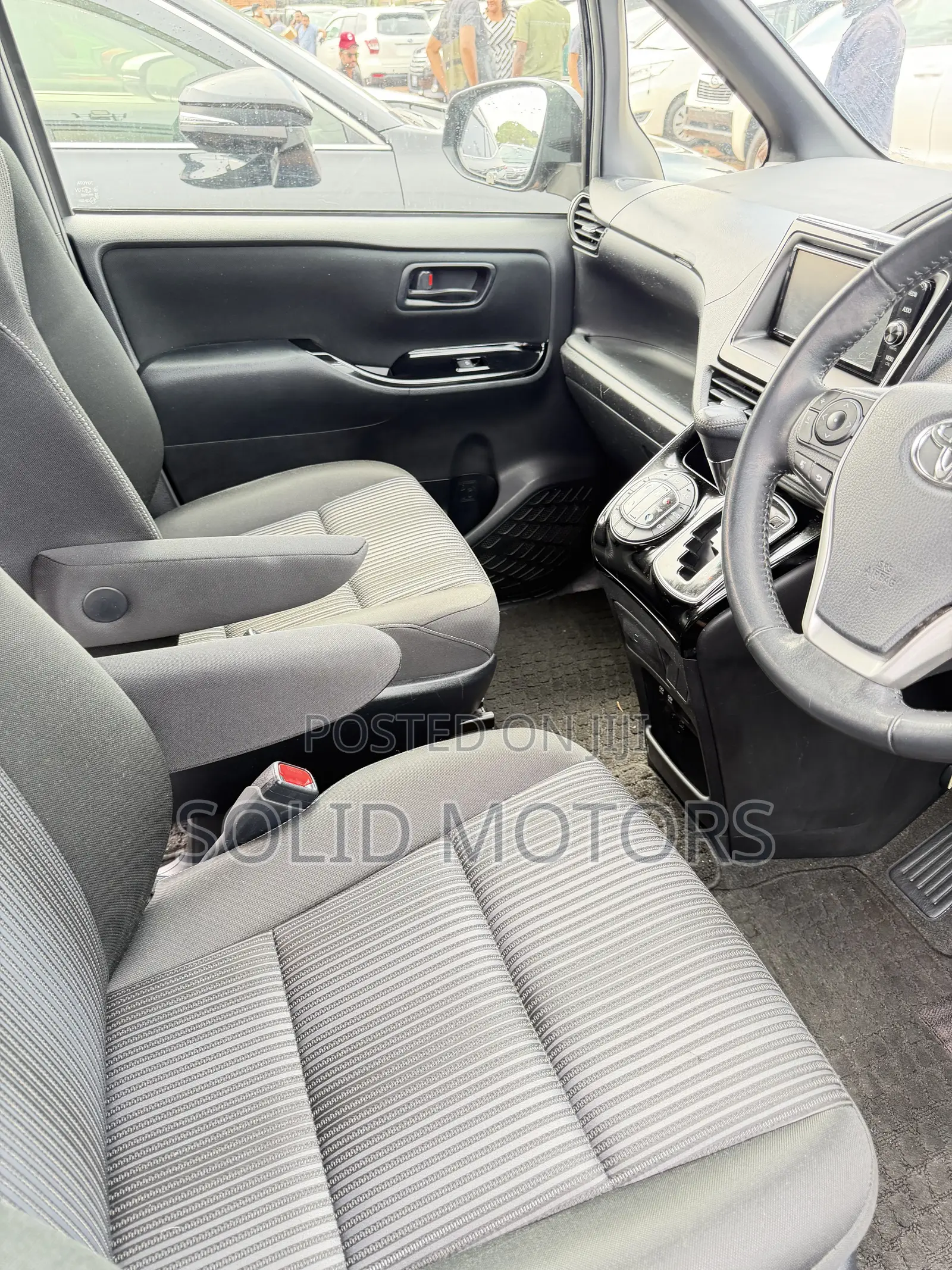 Toyota Noah 2.0 FWD (7 Seater) 2018 Blue