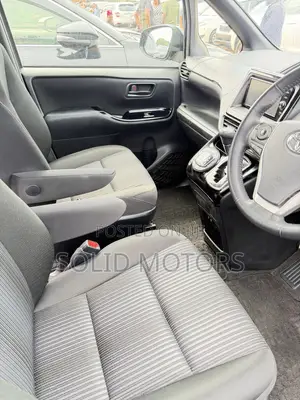 Toyota Noah 2.0 FWD (7 Seater) 2018 Blue