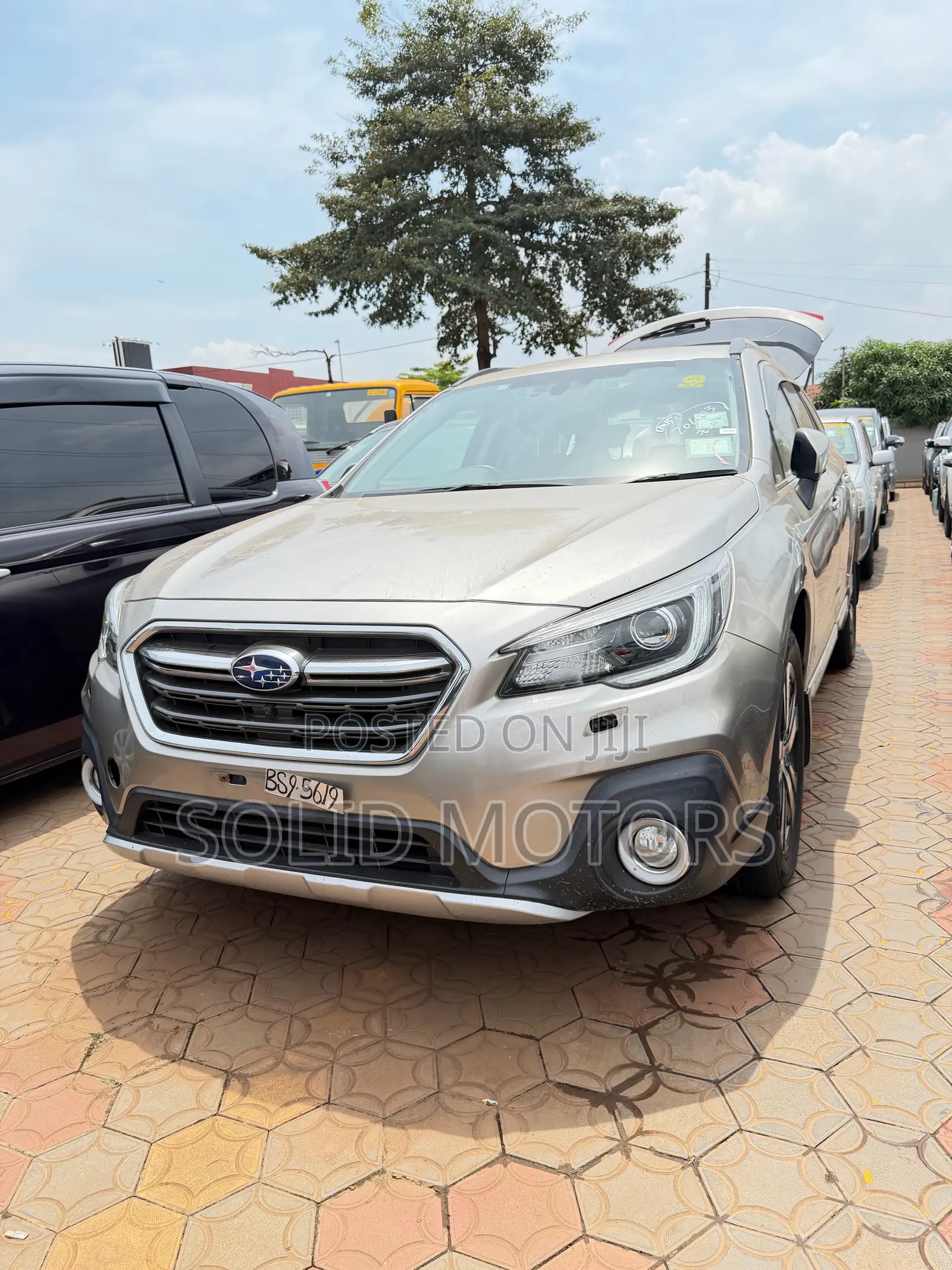 Subaru Outback 2.5i Limited AWD 2017 Gold