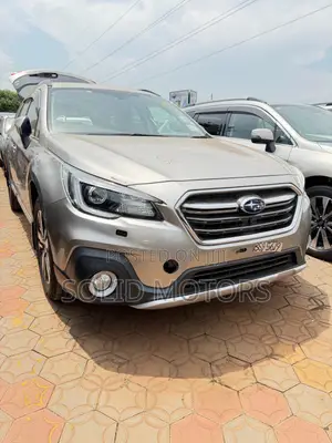 Subaru Outback 2.5i Limited AWD 2017 Gold