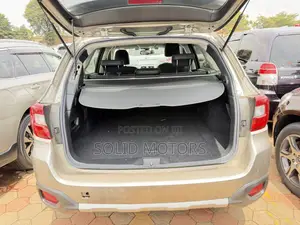 Subaru Outback 2.5i Limited AWD 2017 Gold