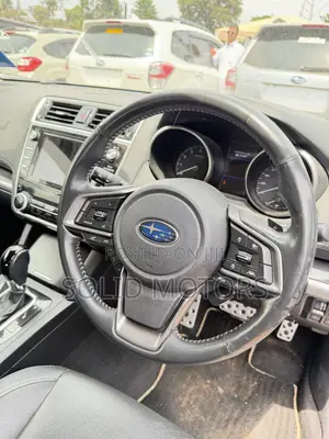 Subaru Outback 2.5i Limited AWD 2017 Gold