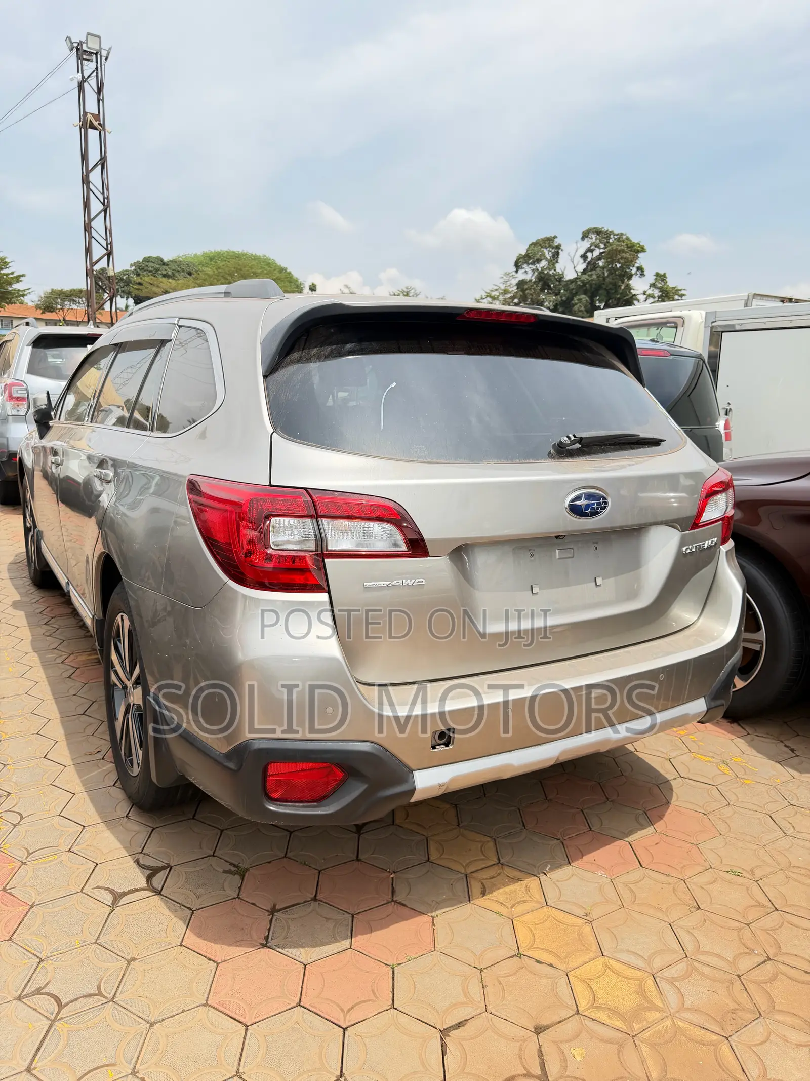 Subaru Outback 2.5i Limited AWD 2017 Gold