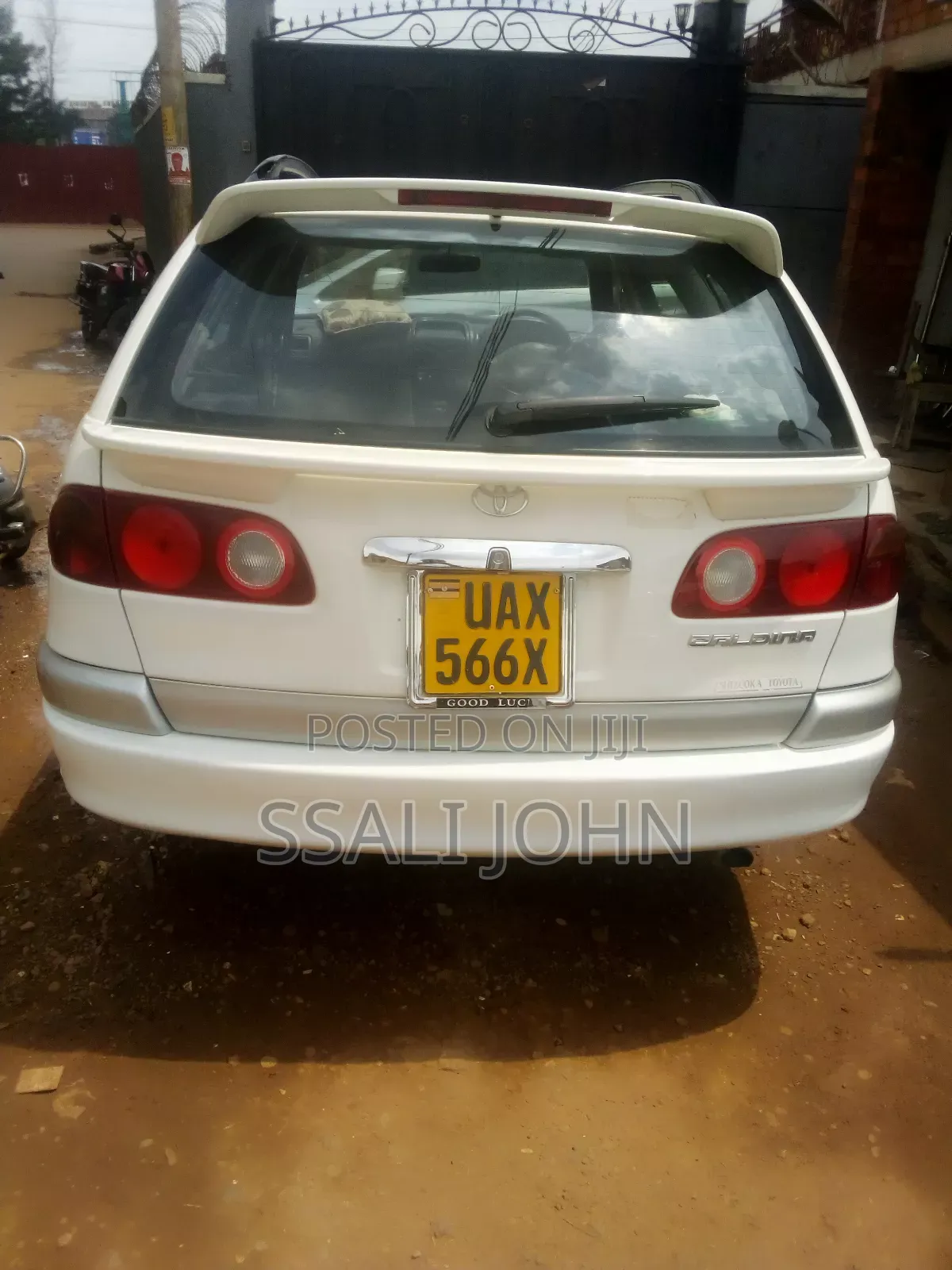Toyota Caldina 2000 White