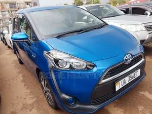 Toyota Sienta 2017 Blue