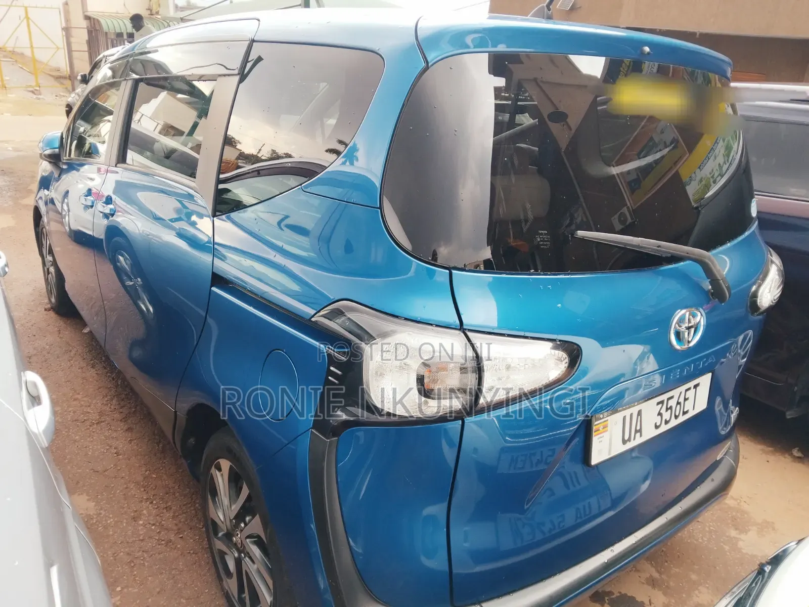 Toyota Sienta 2017 Blue