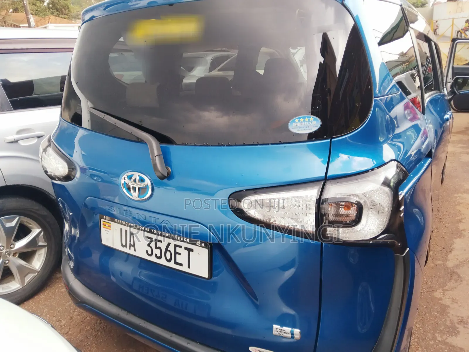 Toyota Sienta 2017 Blue