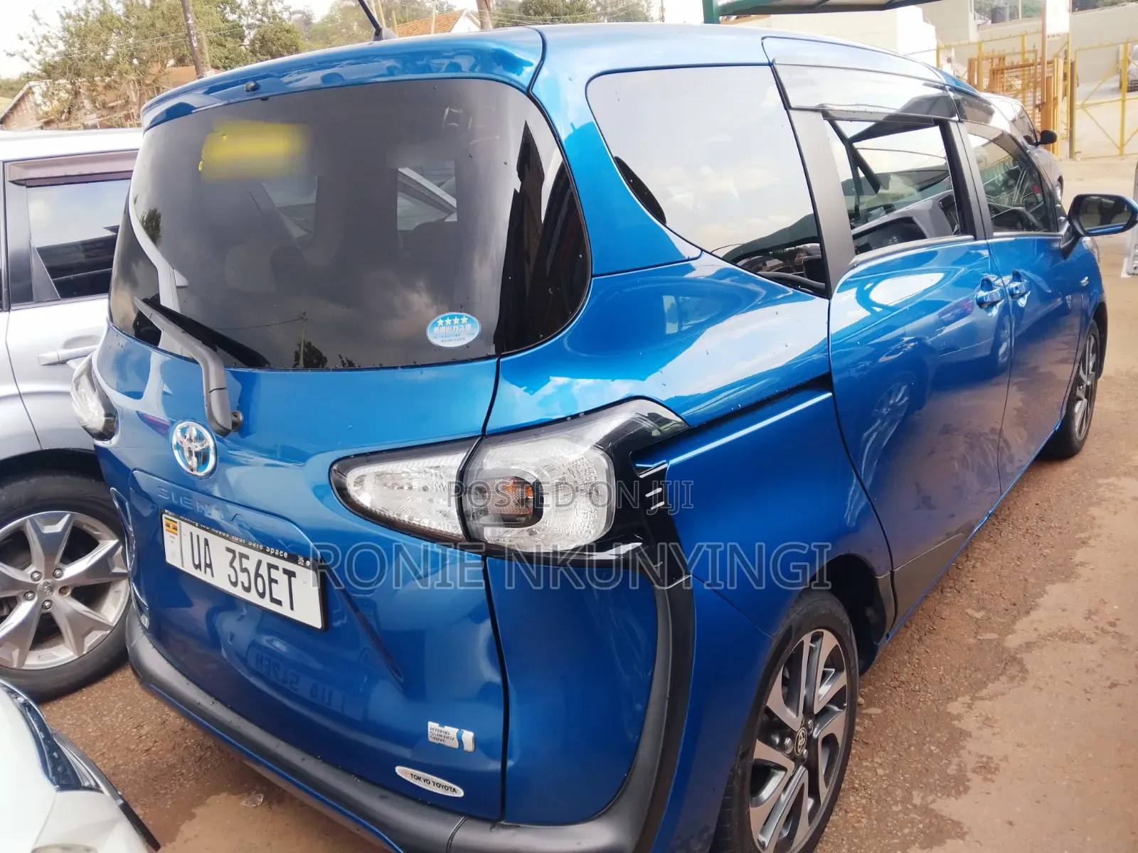 Toyota Sienta 2017 Blue
