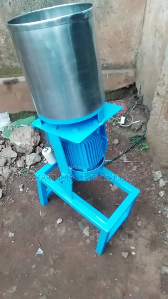 Heavy-Duty Chicken Feed Hammer Mill (80 Kg)