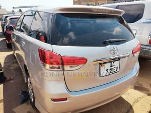 Toyota Wish 2010 Silver
