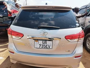 Toyota Wish 2010 Silver