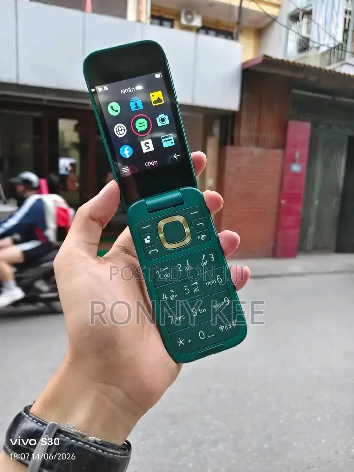 New Nokia 2660 Flip Green