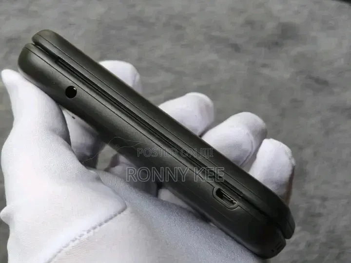 New Nokia 2660 Flip Black