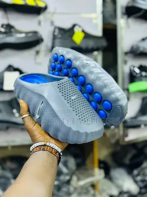 Nike Mind 001 Pregame Mules