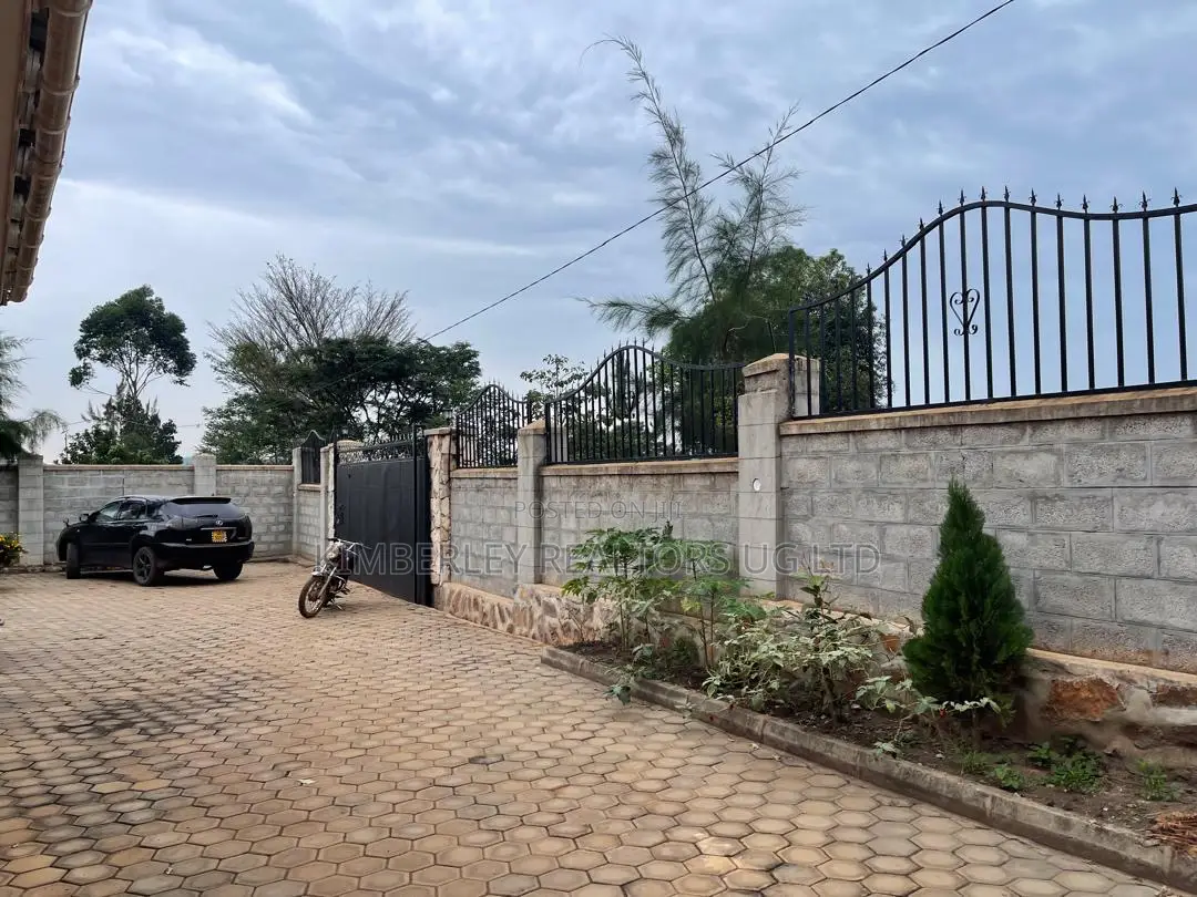 3bdrm House in Mukono TC for sale