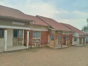3bdrm Duplex in Seeta-Namuganga for sale