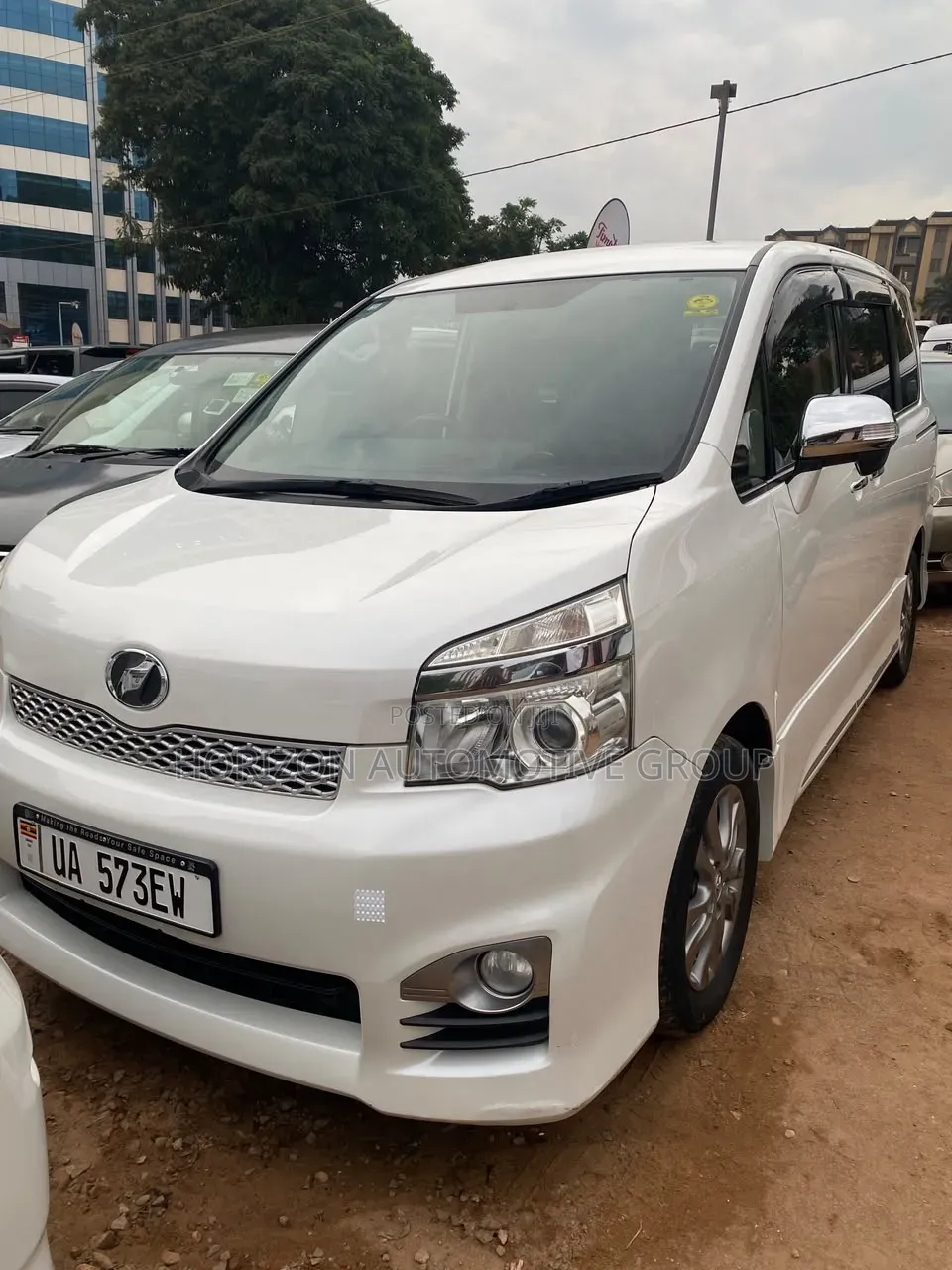 Toyota Voxy 2013 White