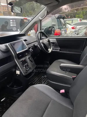 Toyota Voxy 2013 White