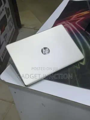 New Laptop HP 14S 8GB AMD Ryzen 3 SSD 256GB