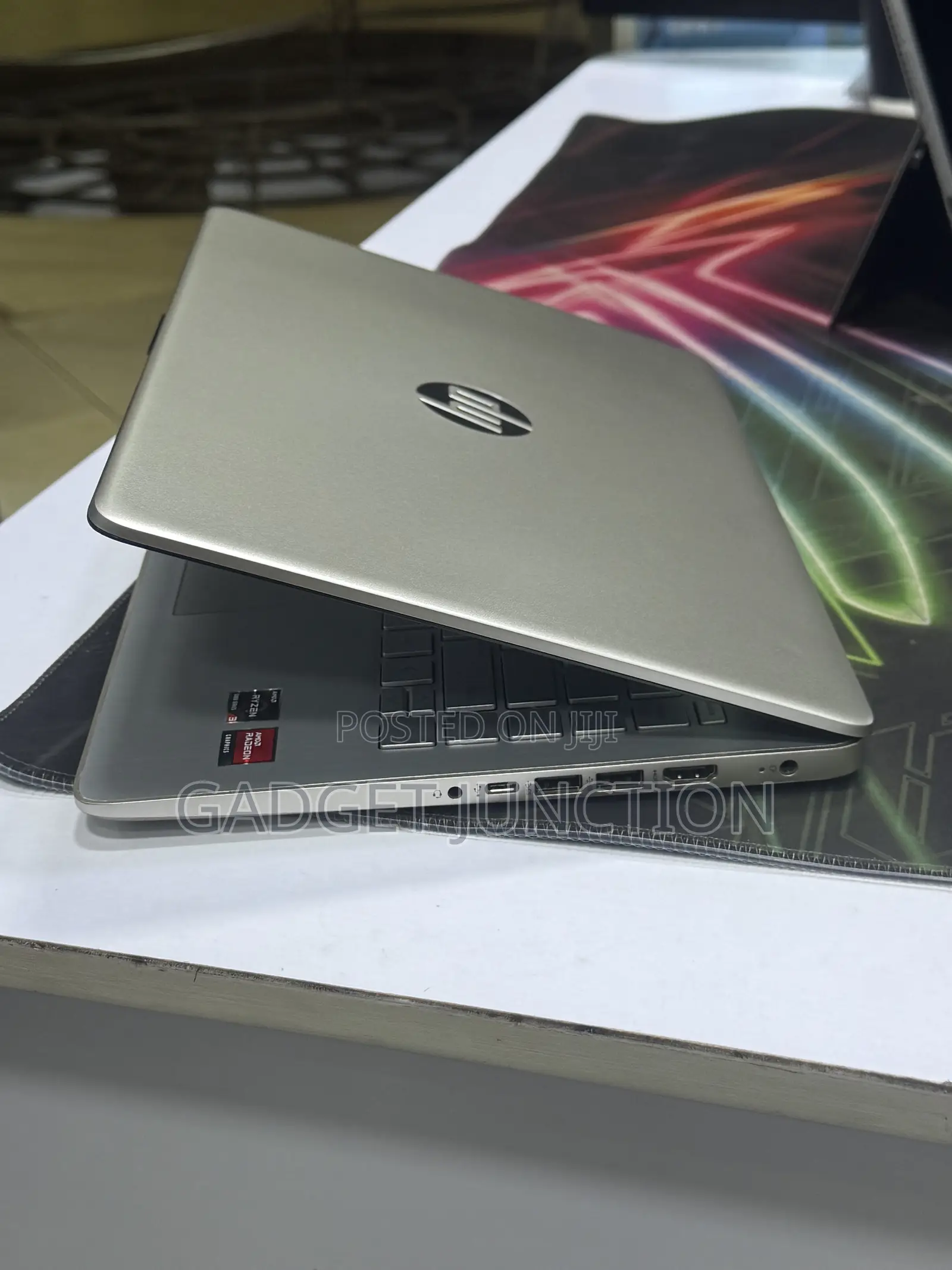 New Laptop HP 14S 8GB AMD Ryzen 3 SSD 256GB