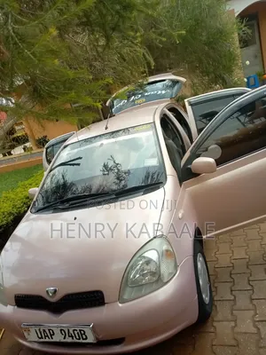 Toyota Vitz 1.0 FWD 3dr 2000 Pink